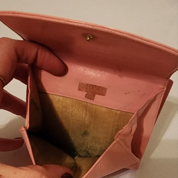 Chanel Caviar Compact Pink Leather Wallet - Picture 9 of 10